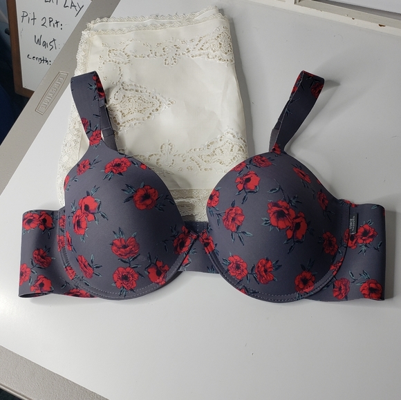 Vince Camuto Padded Underwire Soft Cup No Show Through Dark Floral 42C Bra - Picture 10 of 10